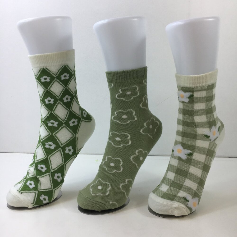 Womens Floral Argyle Plaid Daisy Crew Socks 3 Pack Ribbed Cuffs Green White